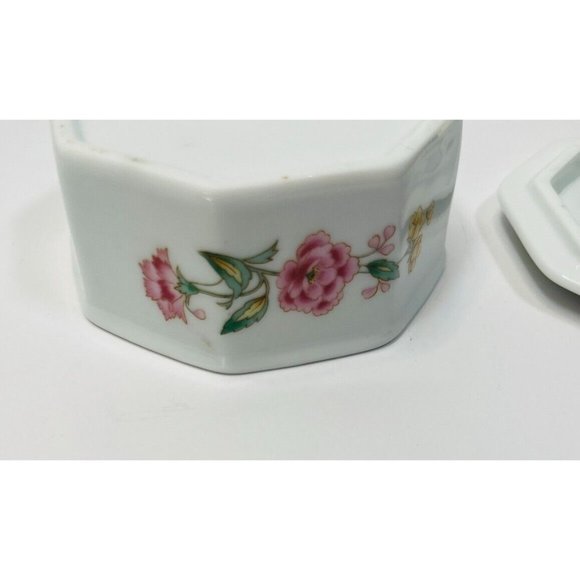 Vtg Japan Octagon Porcelain Trinket Jewelry Box Floral 4" x 2" Lightweight (W68) - Picture 8 of 14